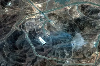صورة أقمار صناعية تُظهر مجمع فوردو النووي في إيران بعد تعرضه لقصف أميركي