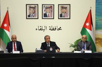 جانب من جلسة رئاسة الوزراء في محافظة البلقاء