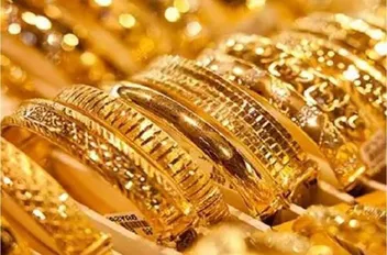 الوكيل الإخباري-   استقرت أسعار بيع غرام الذهب عيار 21 الأكثر رغبة من المواطنين في السوق المحلية، الجمعة ، عند 67.70 دينارا لغايات البيع من محلات الصاغة، مقابل 65.50 دينارا لجهة الشراء.

