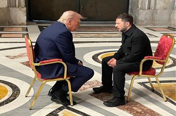 الرئيس الأوكراني فولوديمير زيلينسكي والرئيس الأميركي دونالد ترامب