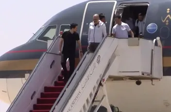ولي العهد يرافق نشامى المنتخب الوطني من مسقط إلى عمّان

