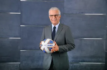 رئيس الاتحاد الآسيوي لكرة القدم، النائب الأول لرئيس الاتحاد الدولي، الشيخ سلمان بن إبراهيم آل خليفة