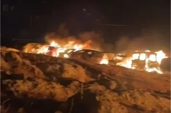 مستعمرون يحرقون مشطب مركبات في برقا شرق رام الله
