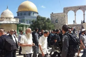 مستوطنون يقتحمون المسجد الأقصى ويؤدون طقوسا تلمودية في باحاته

