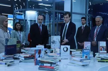 مشروع "اقرأ اليابان" يتبرع بمجموعة كتب لجامعة الحسين التقنية
