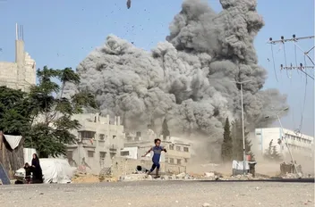 قصف إسرائيلي على مدرسة تؤوي نازحين في قطاع غزة