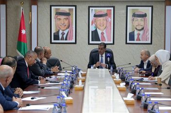 الإدارية النيابية تطالب بإنصاف موظفي "التعويضات البيئية"
