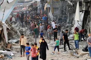 بعد التجويع .. الموت عطشاً يلوح في سماء غزة