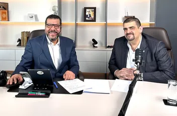 المدير العام لشركة "وضوح"، السيد عامر المشيني والإعلامي محمد الوكيل