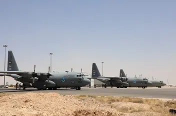 القوات المسلحة تنفّذ ثلاثة إنزالات جوية على قطاع غزة