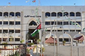 80 مخالفة وإغلاق منشآت .. بلدية إربد ترفع وتيرة الرقابة الصحية
