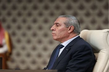 نائب الرئيس الفلسطيني حسين الشيخ