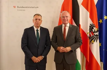 وزير الداخلية يلتقي نظيره النمساوي في فيينا
