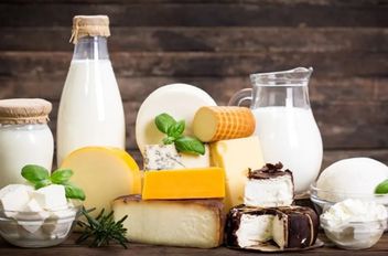دراسة تربط بين تناول الألبان والأجبان قبل النوم والكوابيس