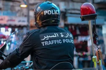 0قالت إدارة السير إن حادث تدهور لمركبة شحن محملة بالزجاج وقع صباح اليوم في شارع الملك عبدالله الثاني، باتجاه صويلح، ما أدى إلى أثر مروري ملموس في المنطقة.

وأوضحت الإدارة أن المركبة استقرت على الجزيرة