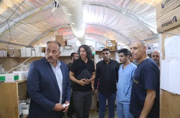 وفد من منظمة أطباء بلا حدود يزور المستشفى الميداني الأردني غزة/7
