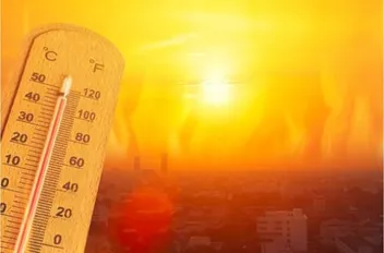 الوكيل الإخباري-    يستمر الطقس حار فوق المرتفعات الجبلية العالية، وشديد الحرارة في باقي المناطق، مع ظهور الغيوم على ارتفاعات مختلفة خاصة في جنوب وشرق المملكة، ويتوقع باذن الله تعالى هطول زخات متفرقة