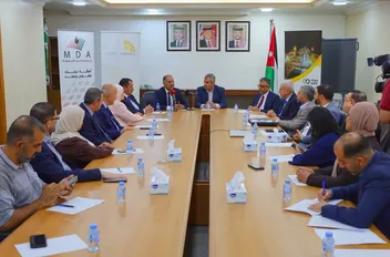 جانب من توقيع الاتفاقية