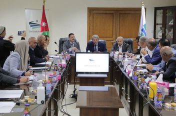 "عزم النيابية" تزور هيئة الخدمة وتشيد بدورها في تطوير الإدارة العامة