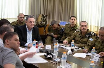 وزير الدفاع الإسرائيلي يبحث مع رئيس الأركان الخطة النهائية لاحتلال غزة