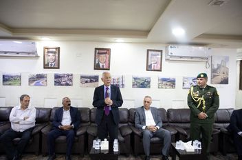 مندوبا عن الملك وولي العهد .. العيسوي يعزي بوفاة الصحفي جهاد أبو بيدر 
