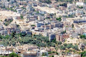 محافظ الطفيلة يطّلع على برامج وخدمات مؤسسة إعمار بصيرا