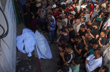 شهداء بنيران الاحتلال الإسرائيلي، في مستشفى الشفاء بغزة