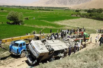 مصرع أكثر من 70 شخصا في حادث اصطدام شاحنة بحافلة ركاب في أفغانستان