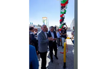 وزير الطاقة يفتتح أول محطة لتعبئة الغاز الطبيعي للمركبات في الأردن