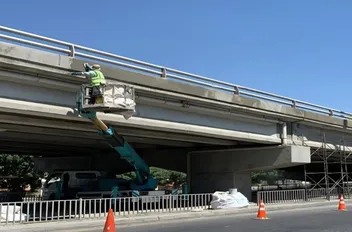 جسر الثامن يدخل مرحلة إعادة التأهيل .. تحويلات مرورية لضمان انسيابية السير