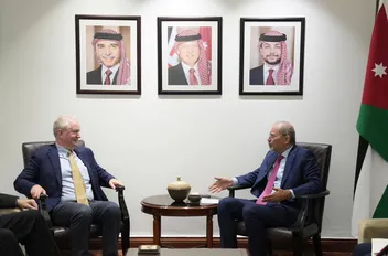 الصفدي يبحث مع السيناتور فان هولن وميركلي تطورات المنطقة والعلاقات الثنائية