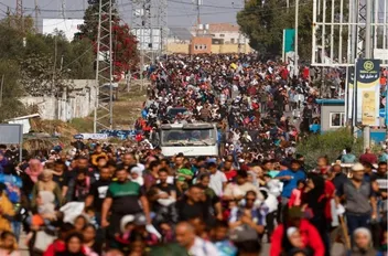 فلسطينيون نازحون من شمال غزة باتجاه الجنوب من جراء العدوان الإسرائيلي