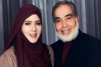 م