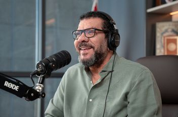 للاستماع ومشاهدة البث المباشر لـ"برنامج الوكيل" الذي يقدمه الإعلامي محمد الوكيل على "راديو هلا"، صباح اليوم  من الساعة الـ7-10 صباحا. أنقر هنا