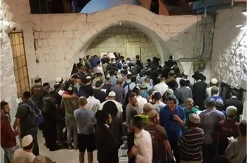 اقتحام "مقام يوسف" في نابلس وهدم مدرسة بطوباس