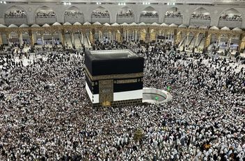 دولة عربية تقر ضوابط جديدة لاداء العمرة