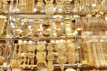 كم بلغ سعر غرام الذهب عيار 21 في الأردن الخميس