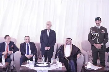 مندوبا عن جلالة الملك عبدالله الثاني وسمو الأمير الحسين بن عبدالله الثاني، ولي العهد، قدم واجب العزاء إلى عشيرتي الصرايرة والمومني بوفاة المرحومة فاطمة المومني، والدة العميد المتقاعد عامر الصرايرة وشق