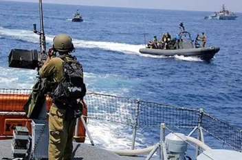 قوات الاحتلال تعتقل 7 صيادين قبالة ساحل مدينة غزة
