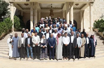 خلال لقائه فعاليات شعبية من الرصيفة ودير علا

