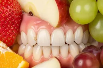 الجانب المظلم للفواكه .. كيف تدمر أسنانك دون أن تشعر؟