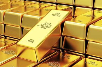 سجّلت أسعار الذهب ارتفاعًا قياسيًا، اليوم الثلاثاء، مدعومةً بتراجع الدولار قبيل اجتماع مجلس الاحتياطي الفيدرالي (البنك المركزي الأميركي) هذا الأسبوع، وسط توقعات كبيرة بخفض أسعار الفائدة.

وبحسب وكالة
