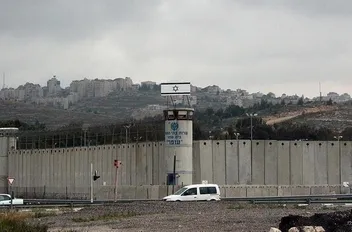بسجون الاحتلال