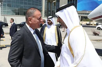 وزير الداخلية يستقبل وزير الدولة للشؤون الداخلية القطري