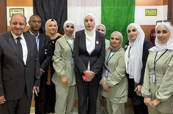 افتتحت وزيرة التنمية الاجتماعية وفاء بني مصطفى اليوم الثلاثاء مركز الخدمات الاجتماعية المتكاملة في قضاء المزرعة التابع إداريا لمحافظة الكرك.

وقالت بني مصطفى خلال حفل الافتتاح الذي حضره النائب فتحي ال