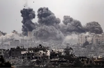 جيش الاحتلال ينفذ عمليات نسف لمبان في جباليا
