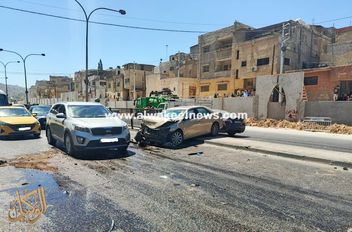 حادث سير بين 3 مركبات بمنطقة مجمع رغدان
