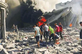 3 شهداء بقصف على مدينة غزة
