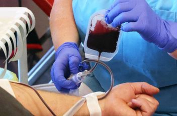 هل يقلل الكافيين من جودة الدم المتبرع به وفعاليته العلاجية ؟