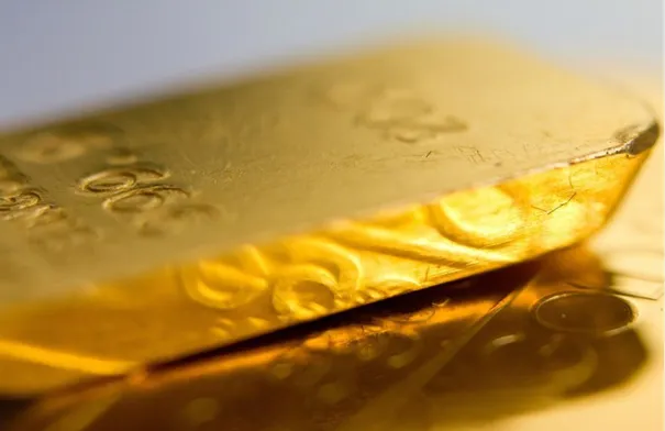 عاجل أونــصة الذهـــب تتتجاوز 5 آلاف دولارعالميا 